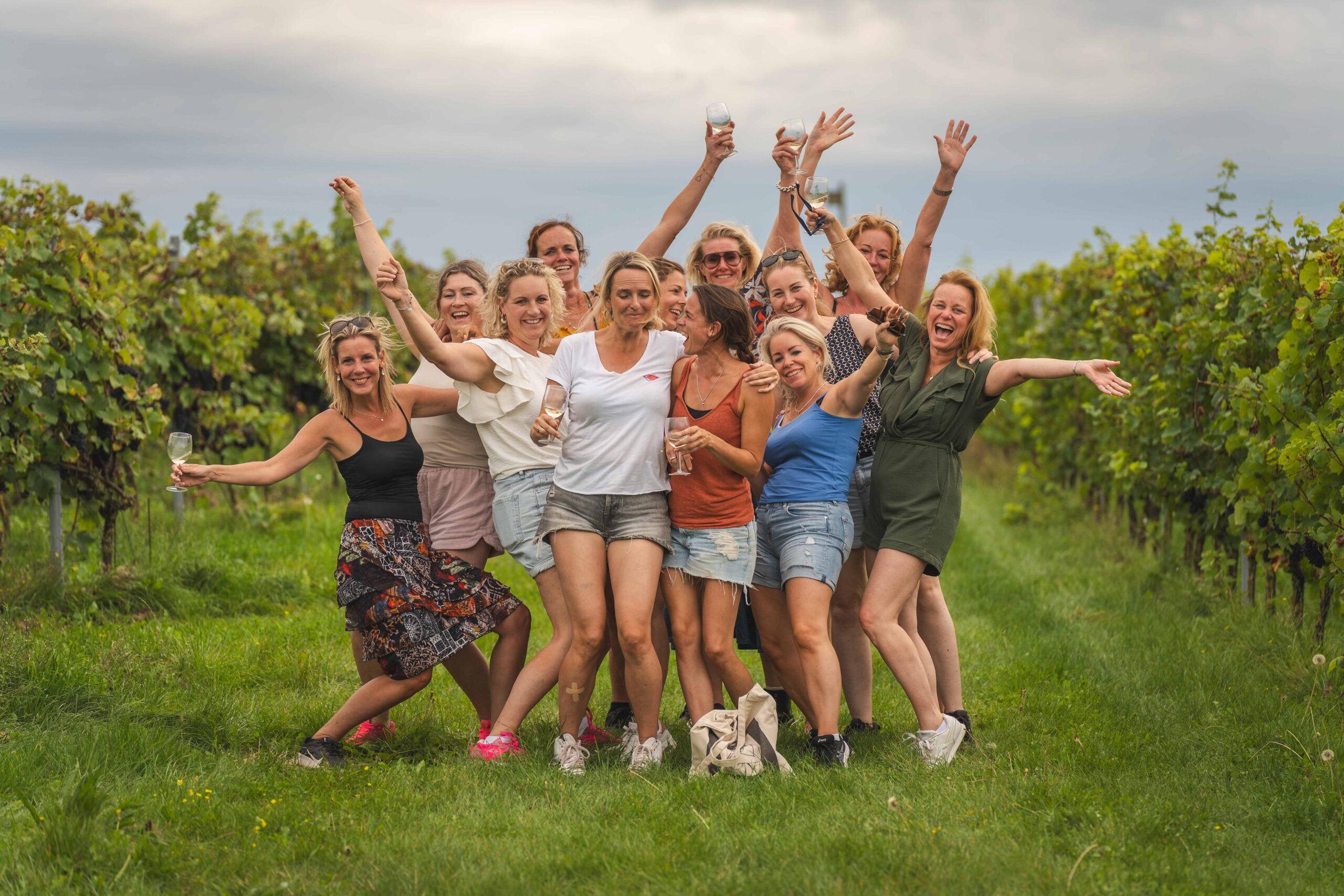 Happy people during Brut wines & Tours wijntoer wijnroute wineroute route des vins